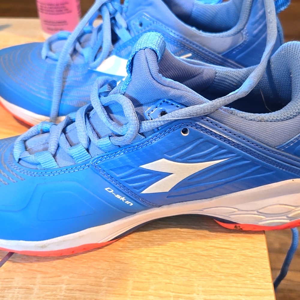 Diadora blueshield size 6 sneakers